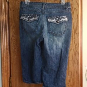 Jean capris with Bling decor on back pockets